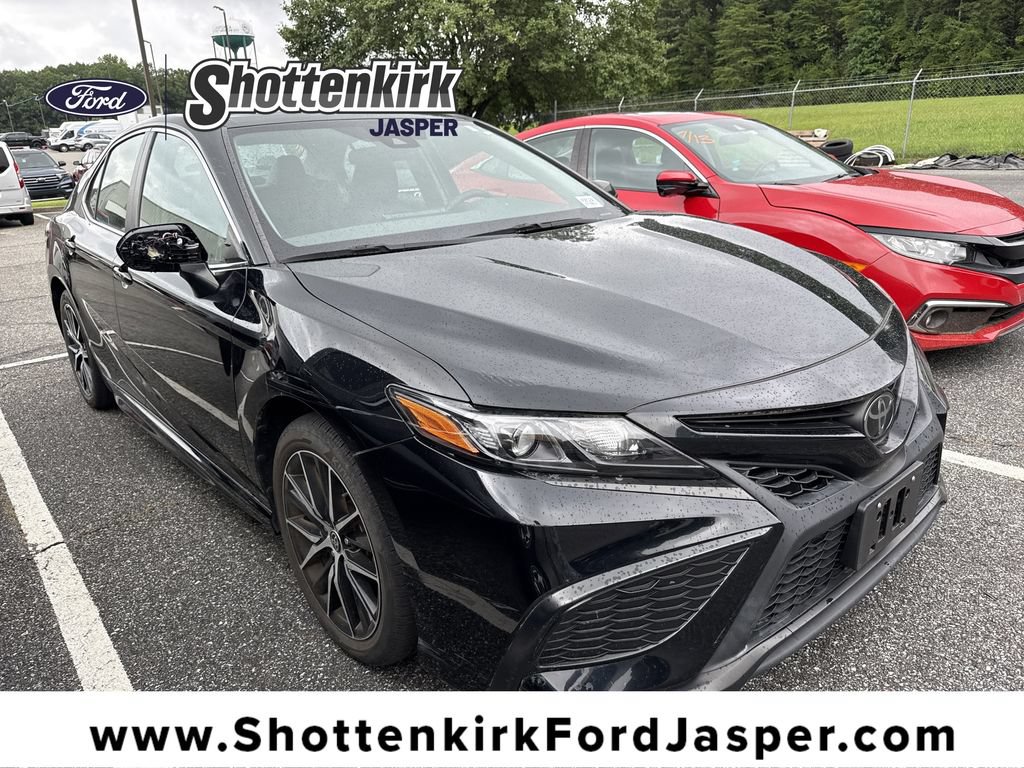 Used 2022 Toyota Camry SE