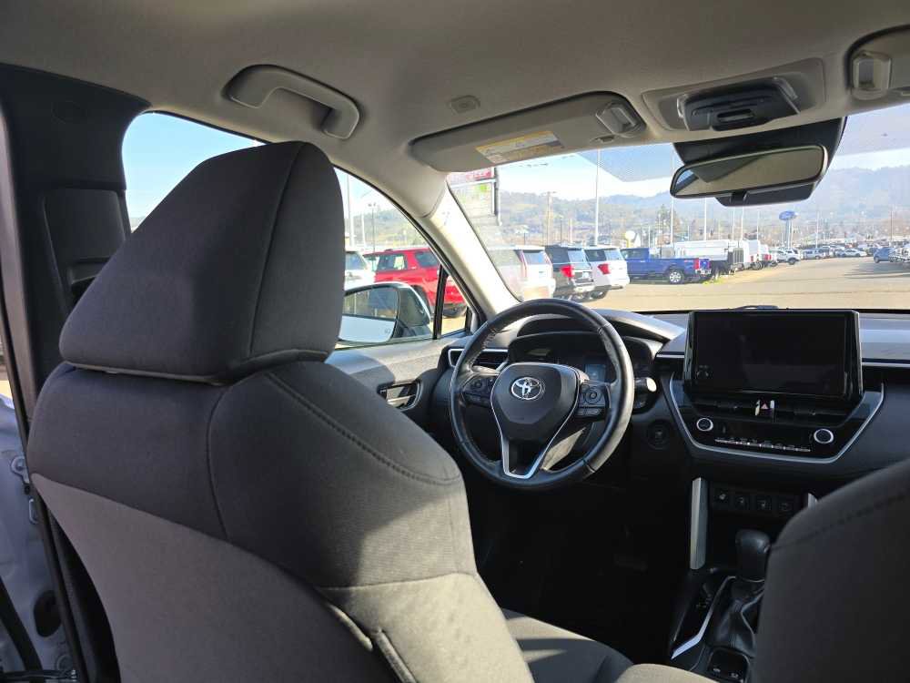 Used 2024 Toyota Corolla Cross LE image 10