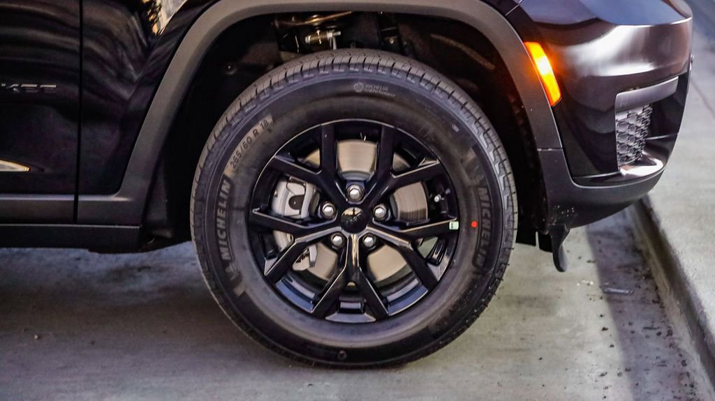 New 2025 Jeep Grand Cherokee L Altitude image 11