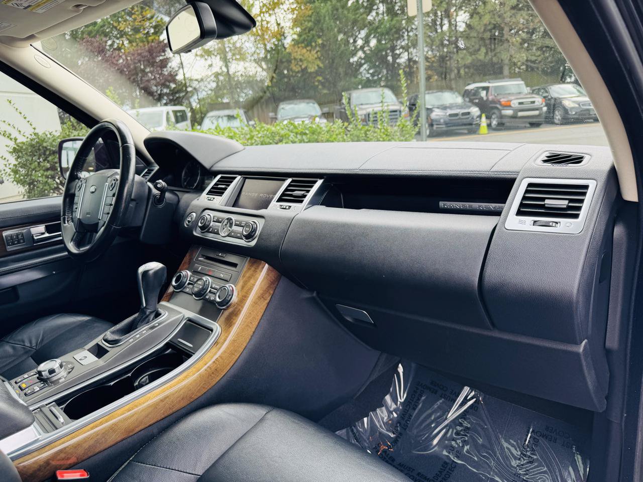 Used 2011 Land Rover Range Rover Sport HSE AWD/4WD image 23