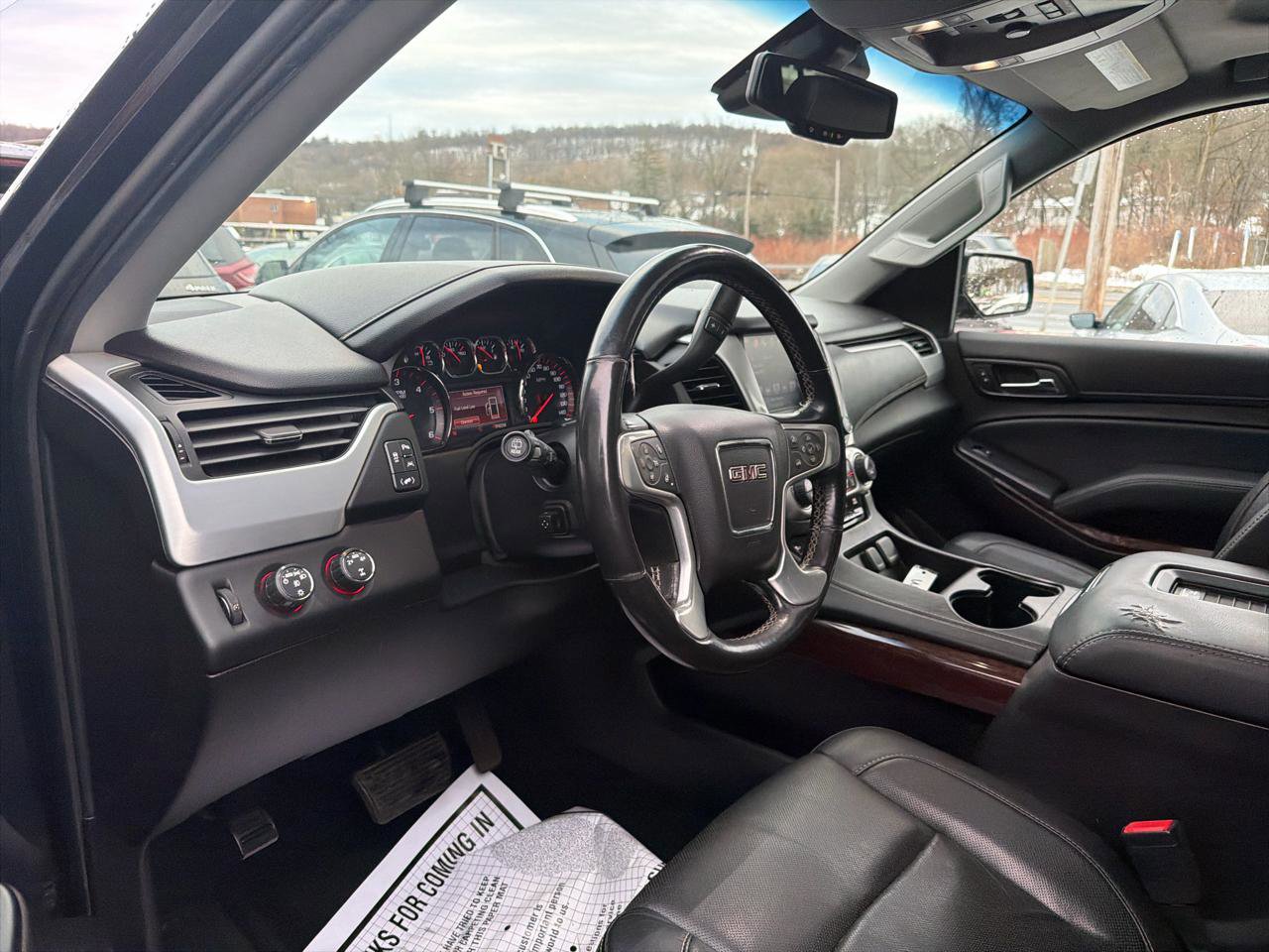 Used 2016 GMC Yukon XL SLT w/ Open Road Package AWD/4WD image 17