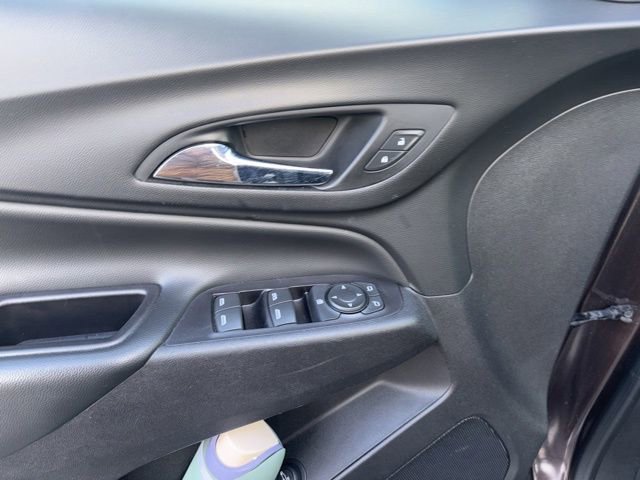 Used 2020 Chevrolet Equinox LT w/ Driver Convenience Package image 11