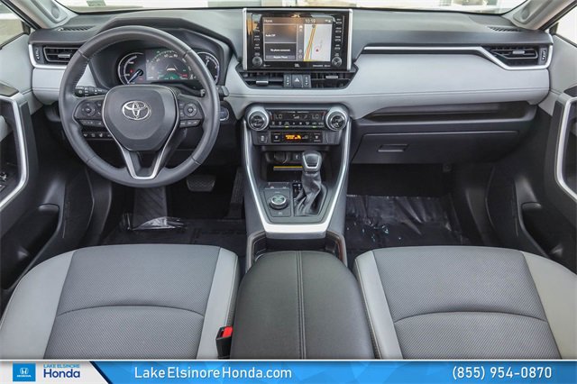 Used 2020 Toyota RAV4 Limited image 19