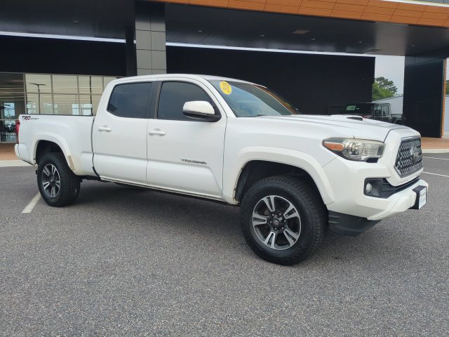Used 2018 Toyota Tacoma TRD Sport RWD image 2