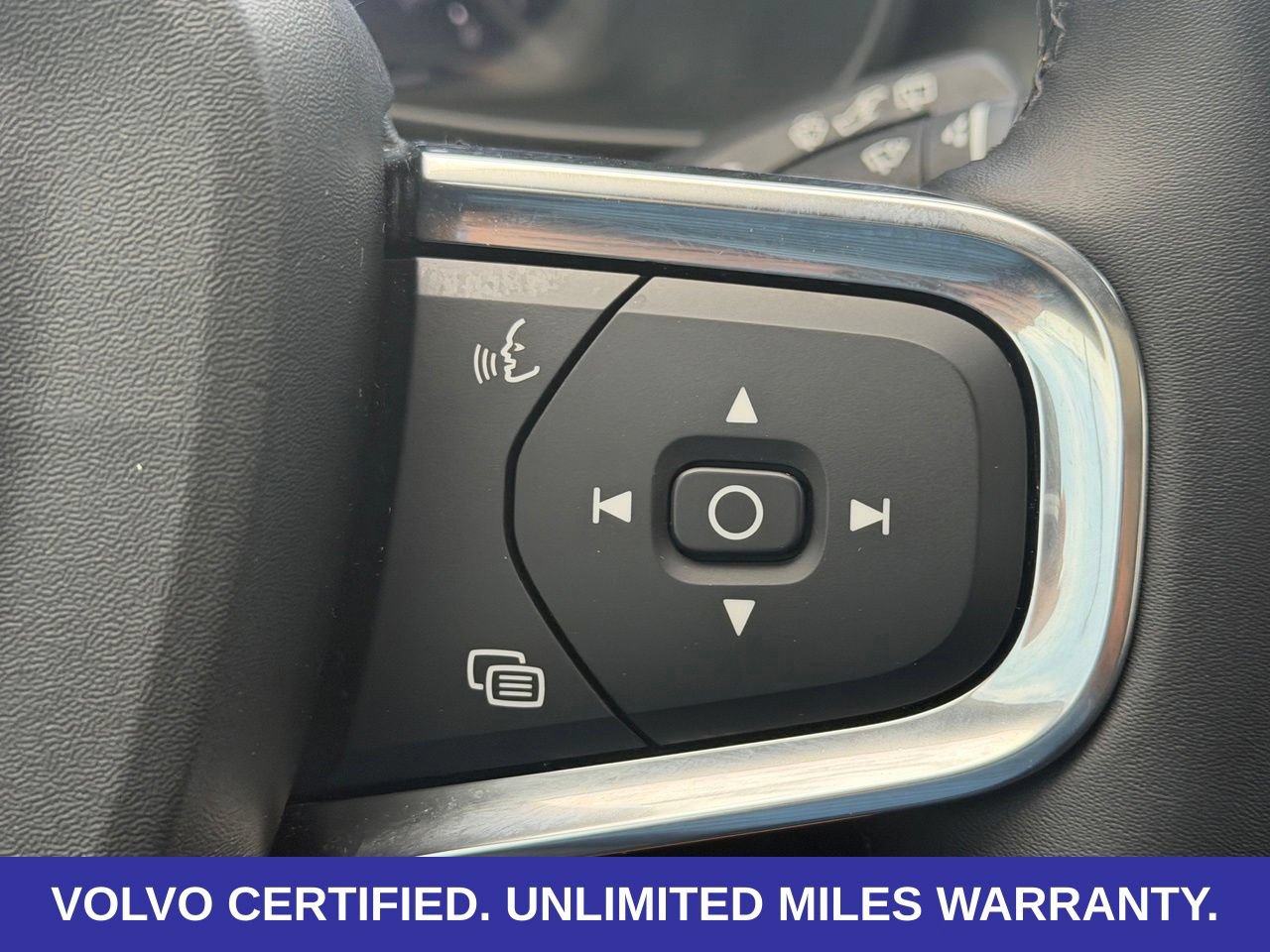 Certified 2026 Volvo XC40 B5 Plus AWD/4WD image 18