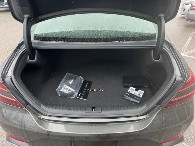 Used 2025 Genesis G70 2.5T image 10