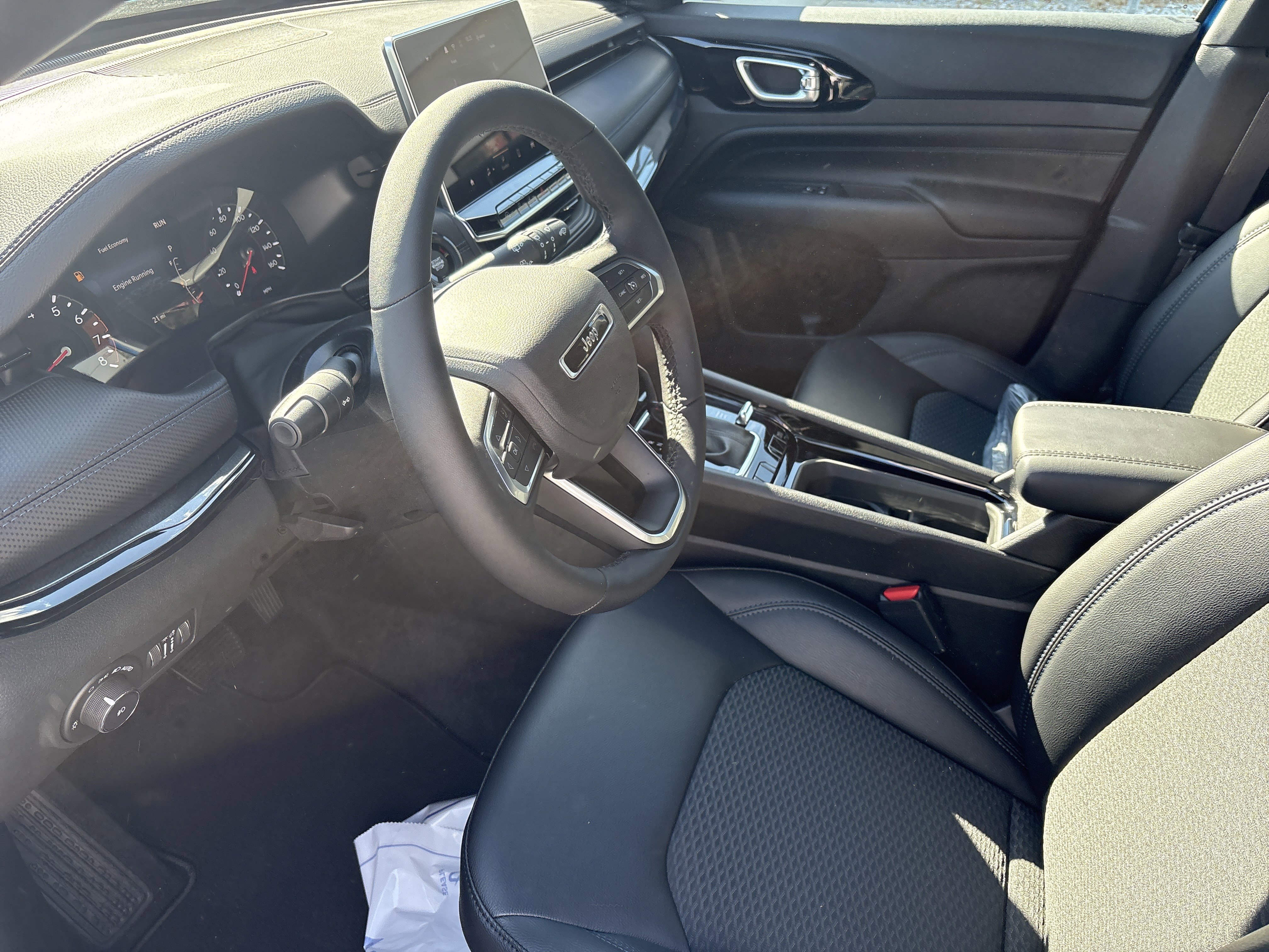 New 2026 Jeep Compass Latitude image 9