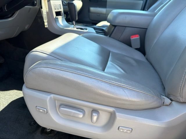 Used 2016 Toyota Sequoia SR5 w/ Premium Package AWD/4WD image 14