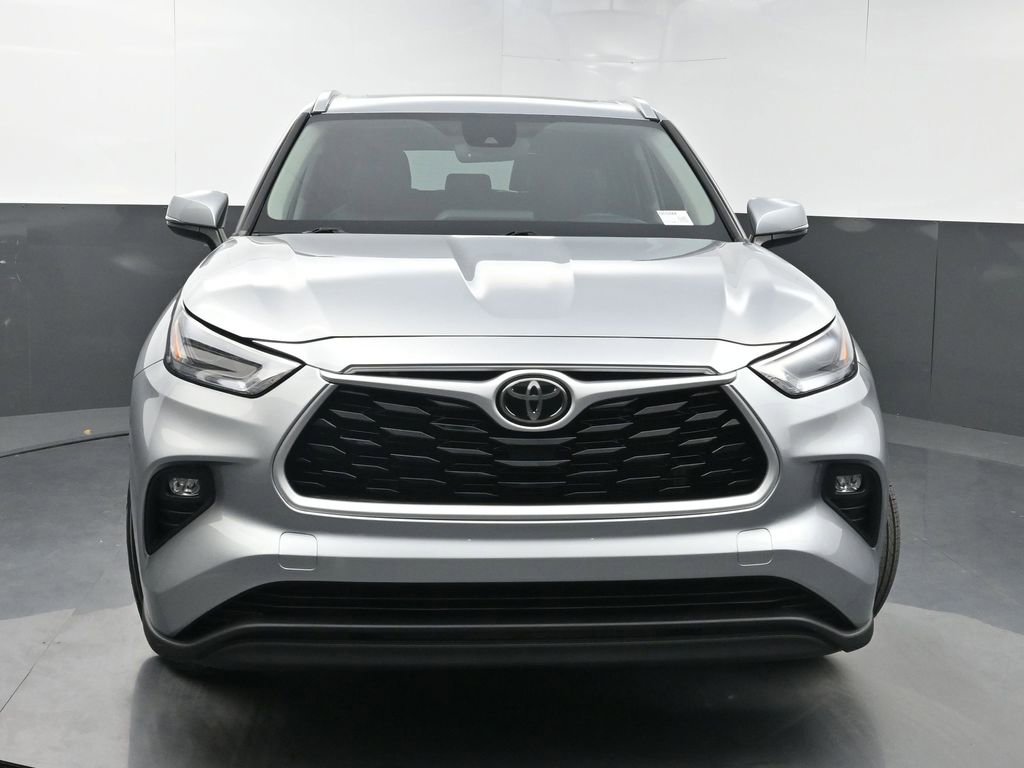 Used 2022 Toyota Highlander XLE image 42