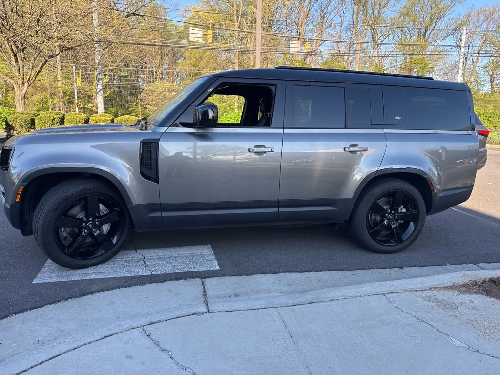 Used 2024 Land Rover Defender 130 S image 4