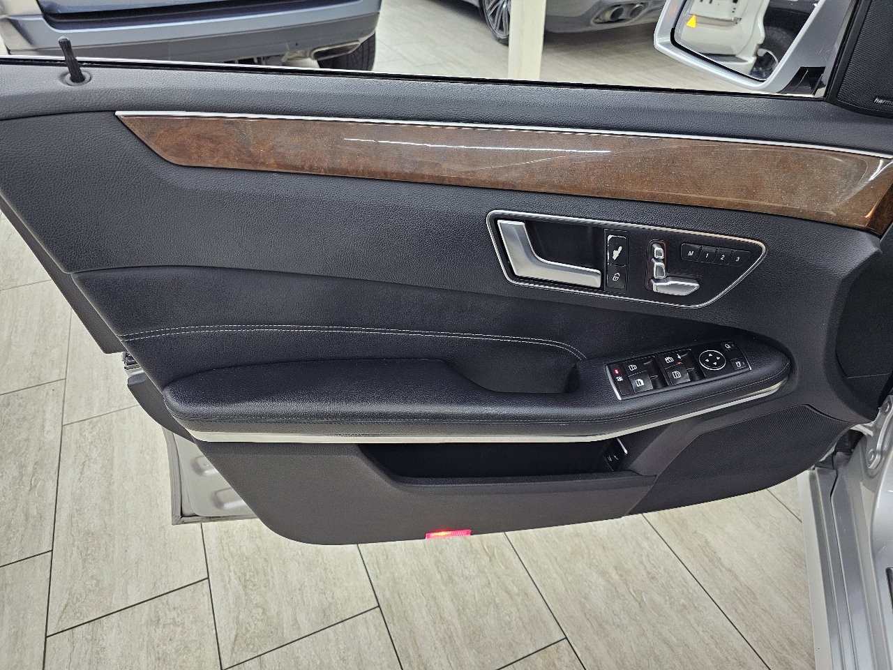 Used 2014 Mercedes-Benz E 350 Sedan image 40