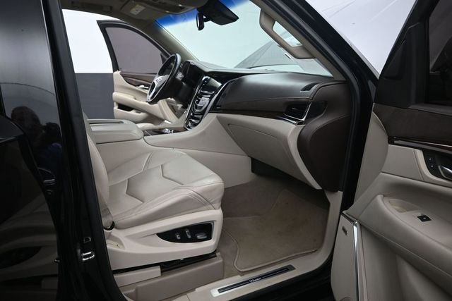 Used 2015 Cadillac Escalade Premium AWD/4WD image 19
