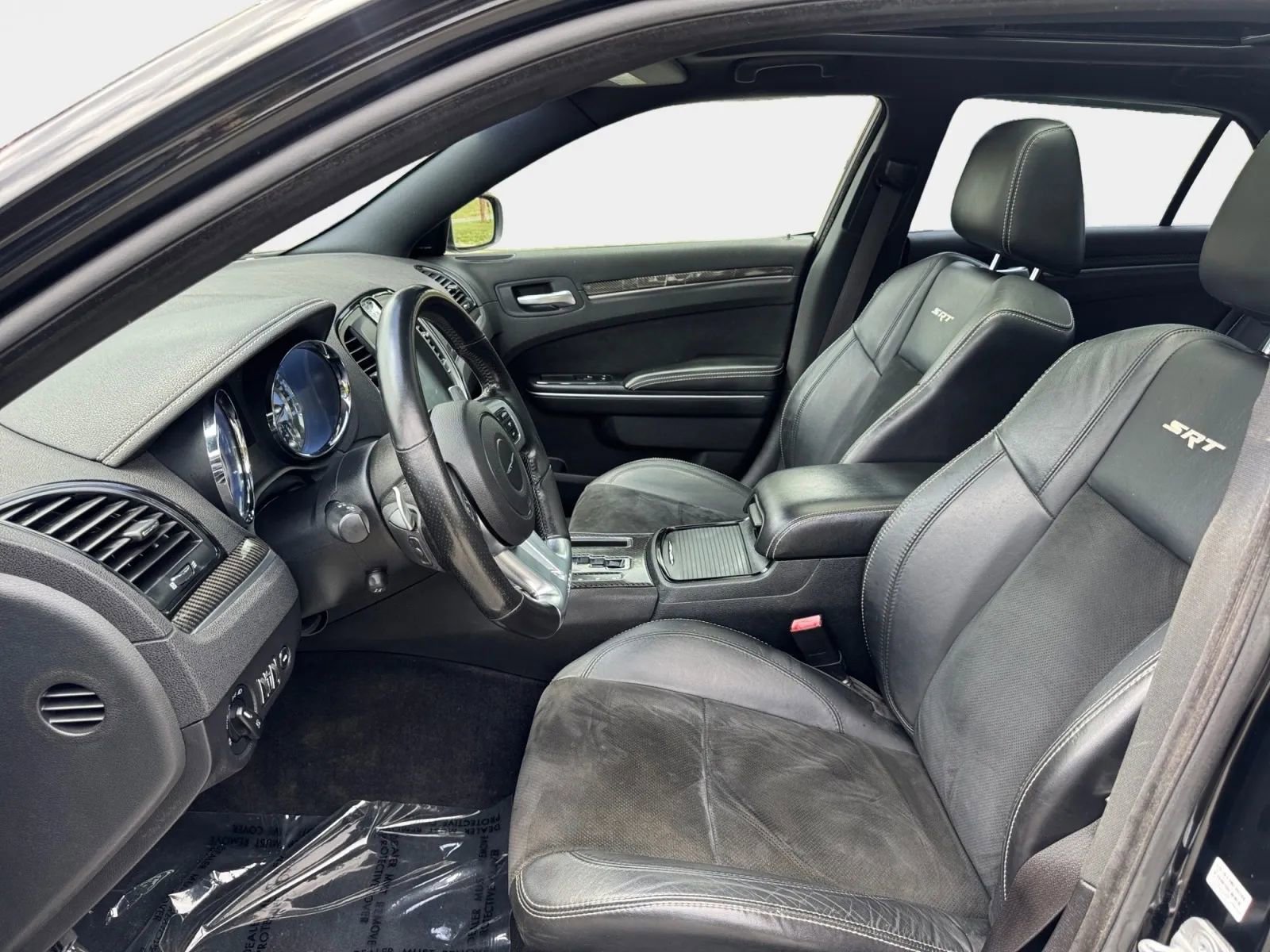 Used 2012 Chrysler 300 SRT8 w/ 19-Premium Speaker Group RWD image 9