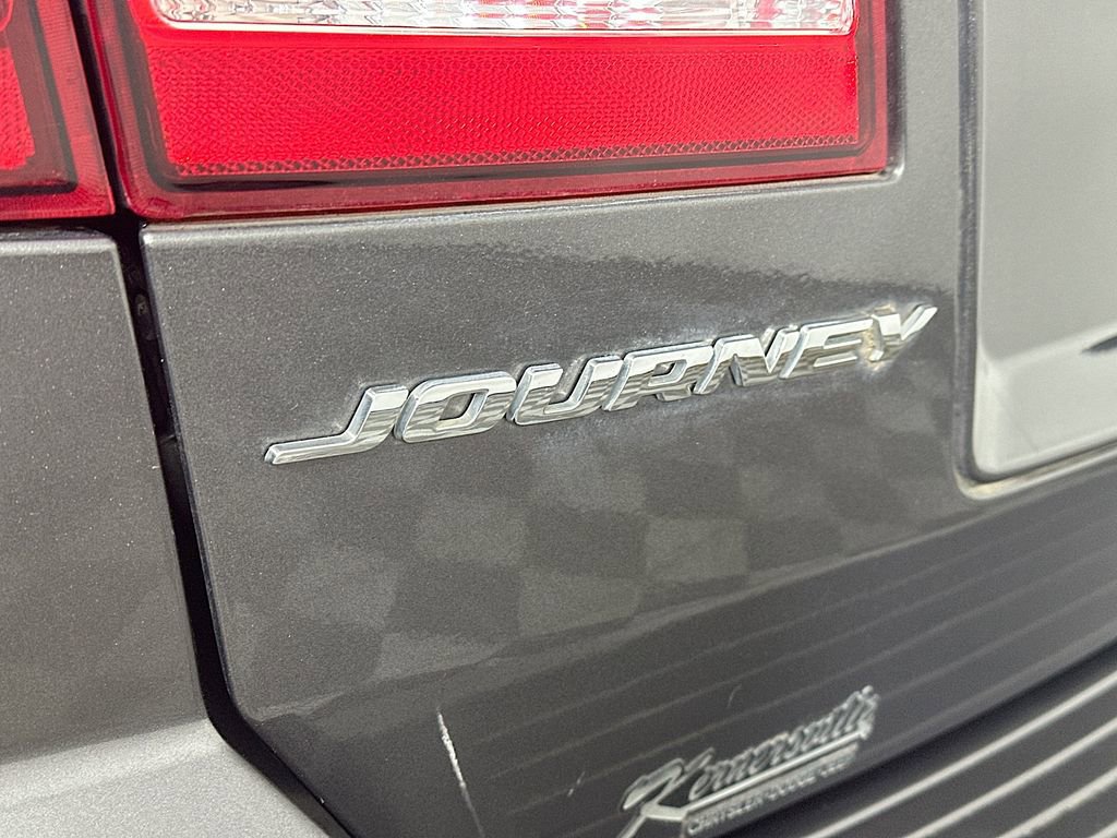 Used 2018 Dodge Journey SE image 27