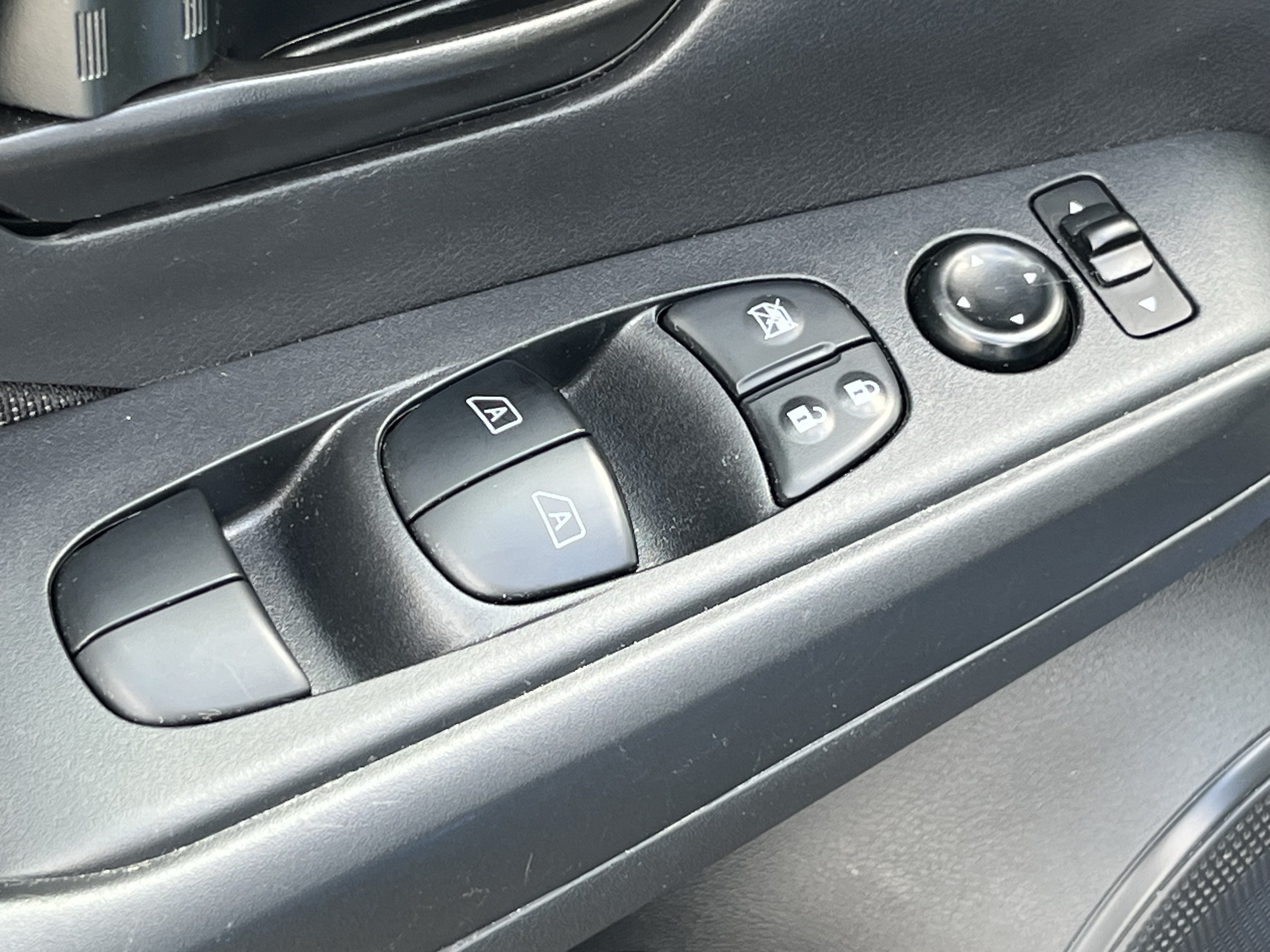 Used 2022 Nissan Kicks S w/ Interior Electronics Package FWD image 22