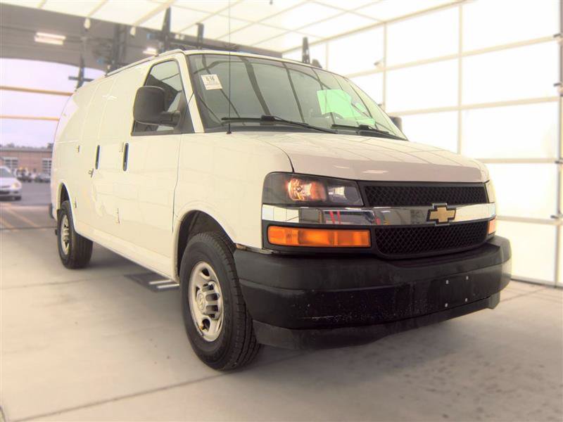 Used 2018 Chevrolet Express 3500 w/ Driver Convenience Package RWD image 3