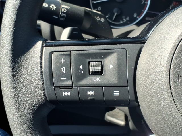 Used 2023 Nissan Rogue SV image 22