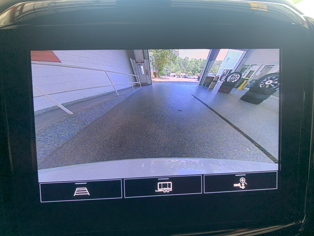 Used 2023 Chevrolet Traverse LT FWD image 24