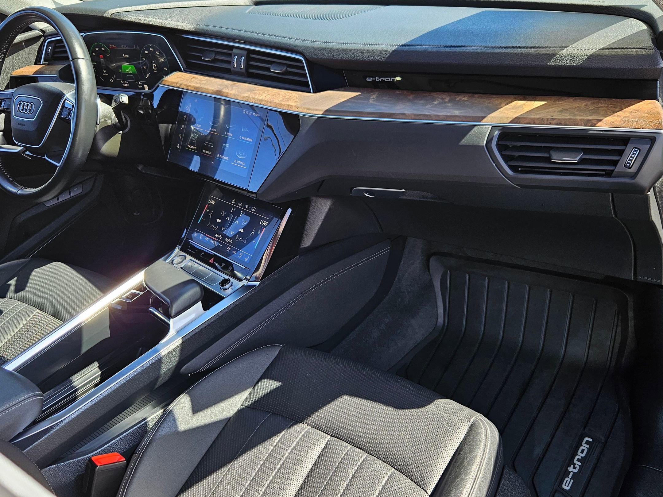 Used 2019 Audi e-tron Premium Plus AWD/4WD image 31