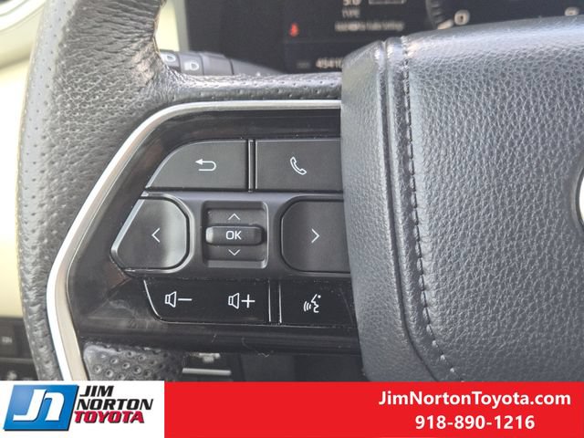 Used 2023 Toyota Sequoia Capstone AWD/4WD image 30