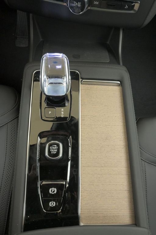 New 2026 Volvo XC90 B6 Plus w/ Protection Package Premier image 35
