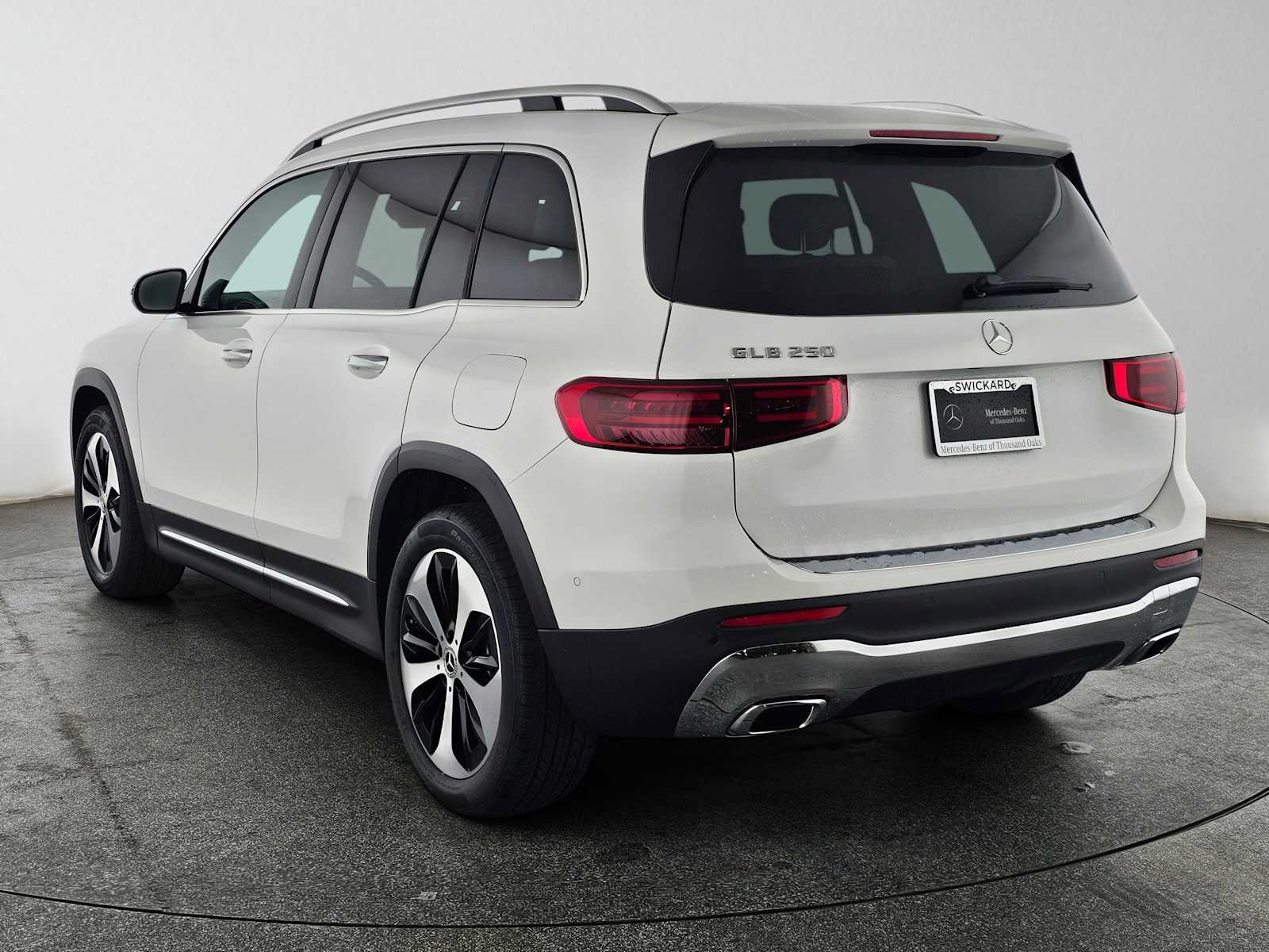 New 2026 Mercedes-Benz GLB 250 image 5