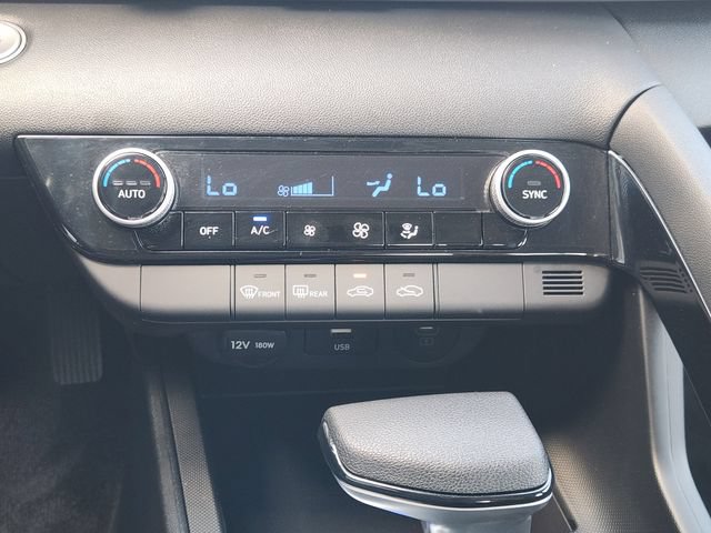 Used 2025 Hyundai Elantra Hybrid FWD image 17