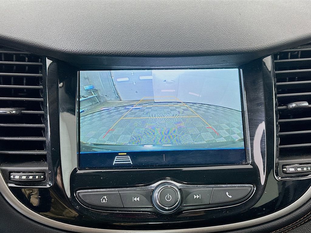 Used 2019 Chevrolet Trax LT w/ LT Convenience Package image 13