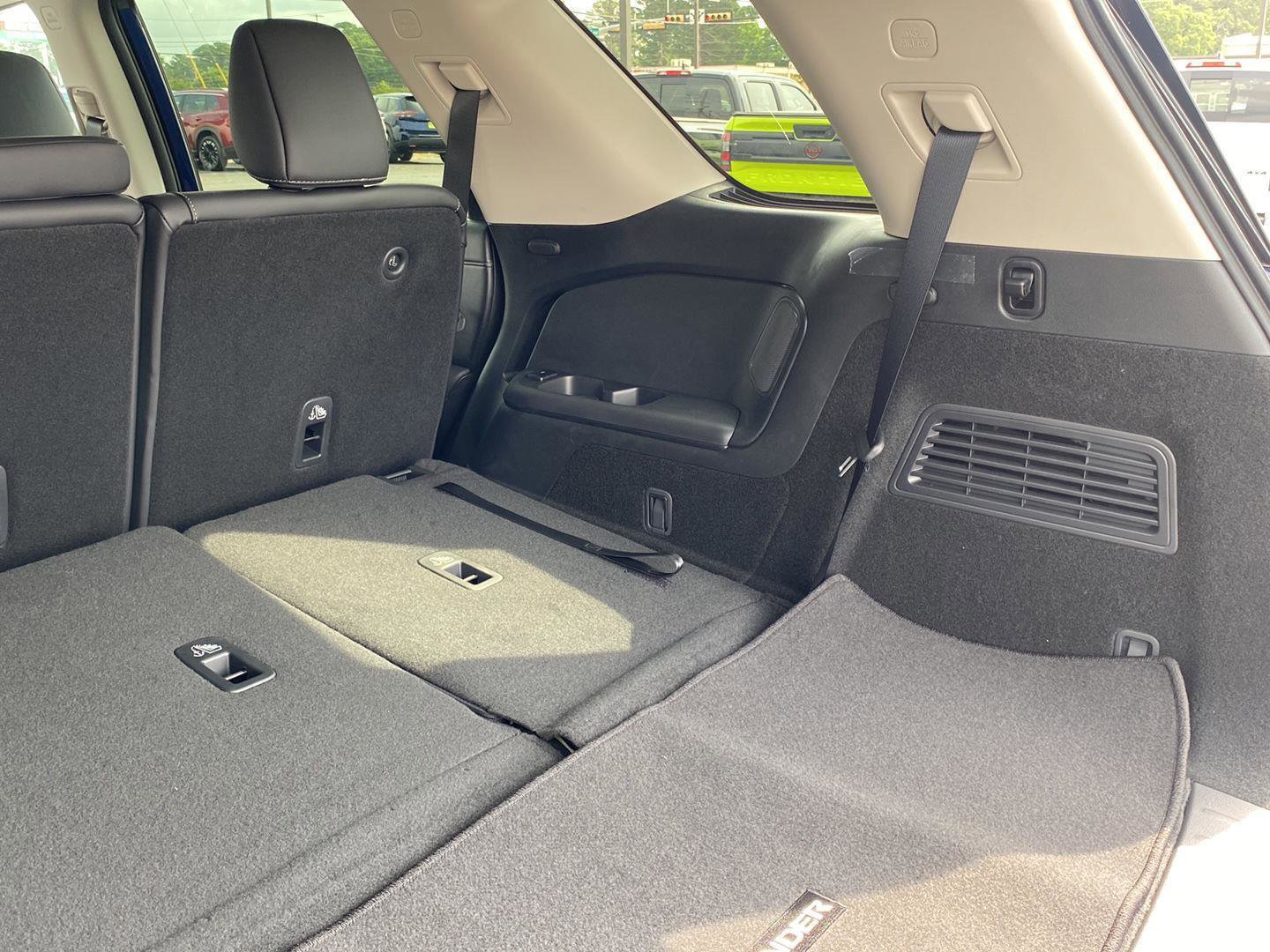 New 2026 Nissan Pathfinder SL w/ SL Premium Package (P04) FWD image 46