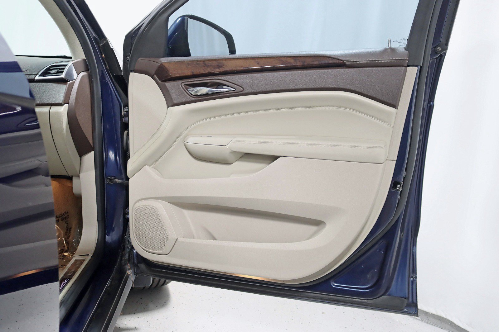 Used 2010 Cadillac SRX Luxury AWD/4WD image 30