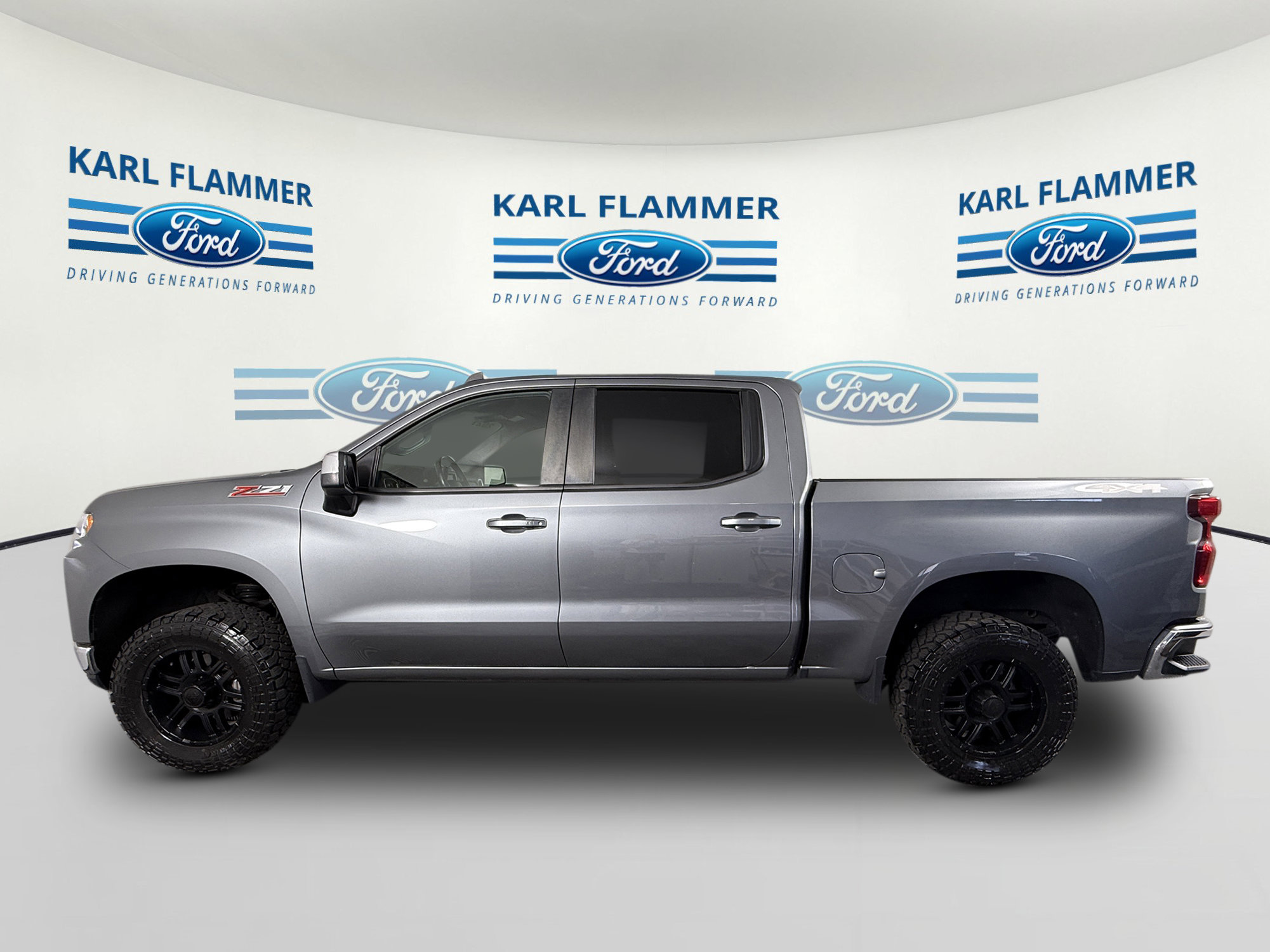 Used 2021 Chevrolet Silverado 1500 LT w/ Z71 Off-Road Package AWD/4WD image 5