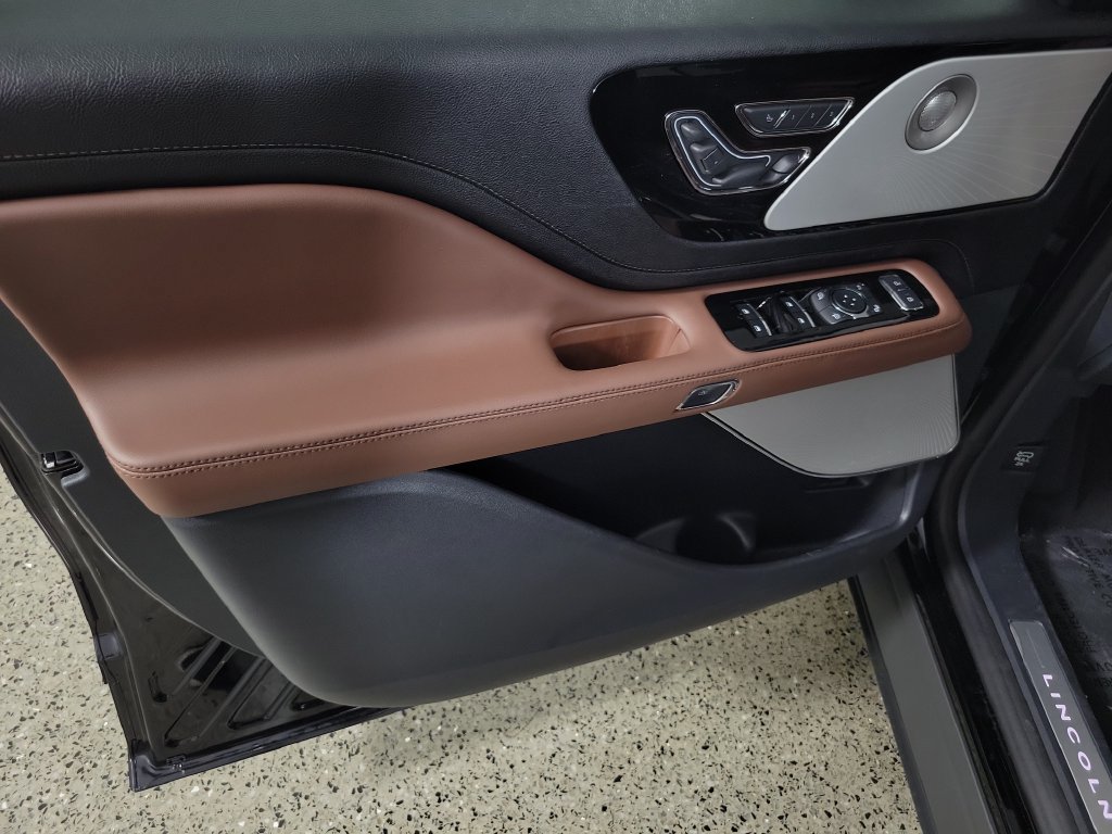 New 2027 Lincoln Aviator Reserve w/ Luxury Package RWD image 19