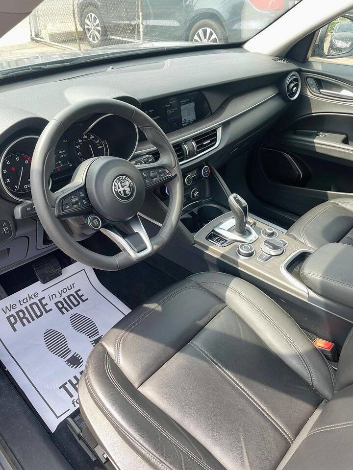 Used 2021 Alfa Romeo Stelvio Ti image 47