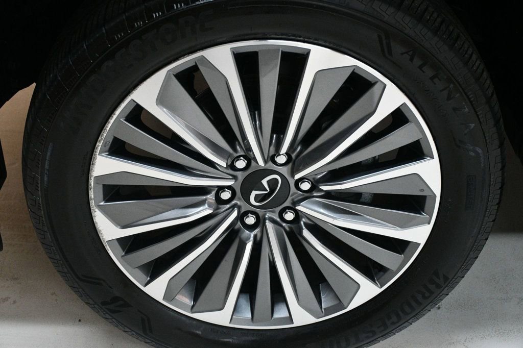Used 2025 INFINITI QX80 Sensory image 18