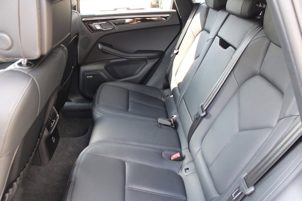 Used 2024 Porsche Macan image 34