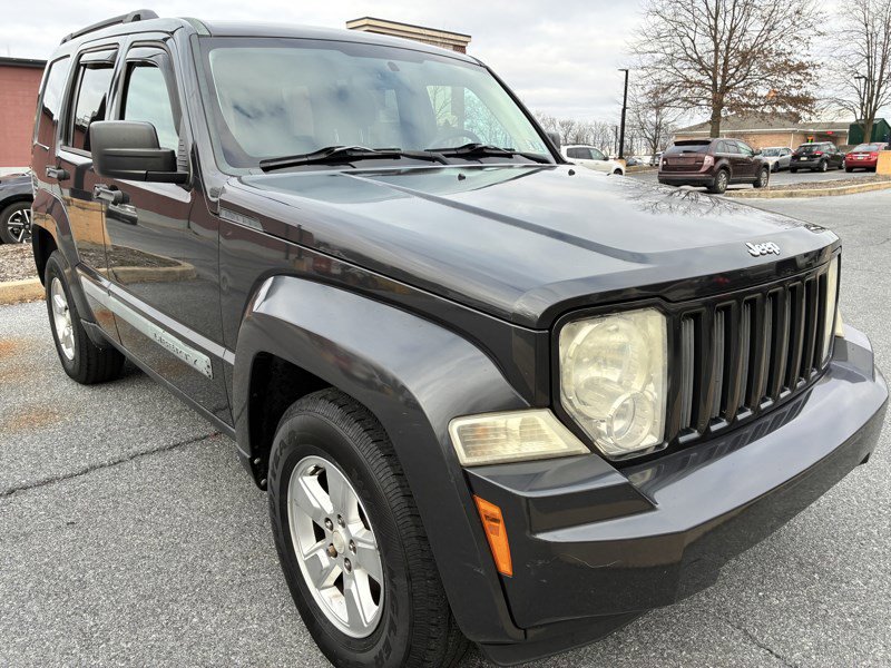 Used 2010 Jeep Liberty Sport w/ Popular Equipment Group image 3