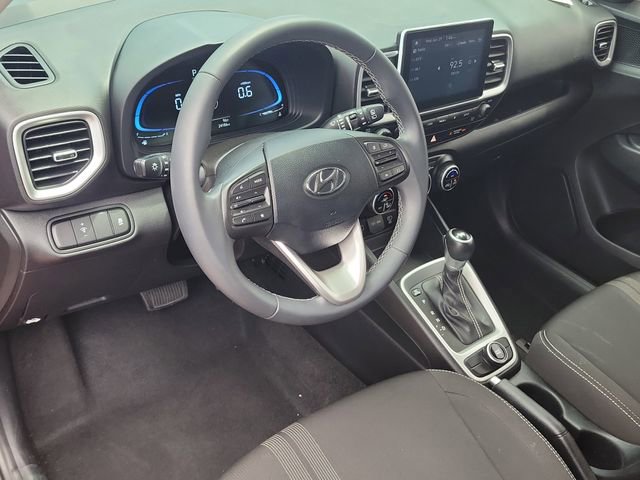 Used 2024 Hyundai Venue SEL FWD image 15