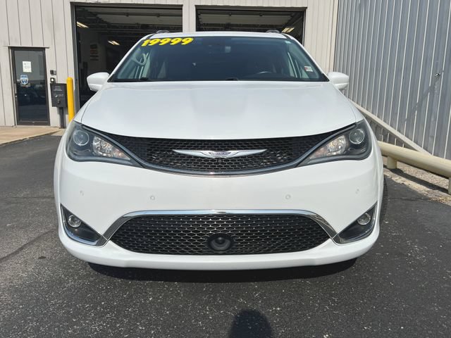 Used 2020 Chrysler Pacifica Touring-L Plus w/ Advanced Safetytec Group FWD image 4