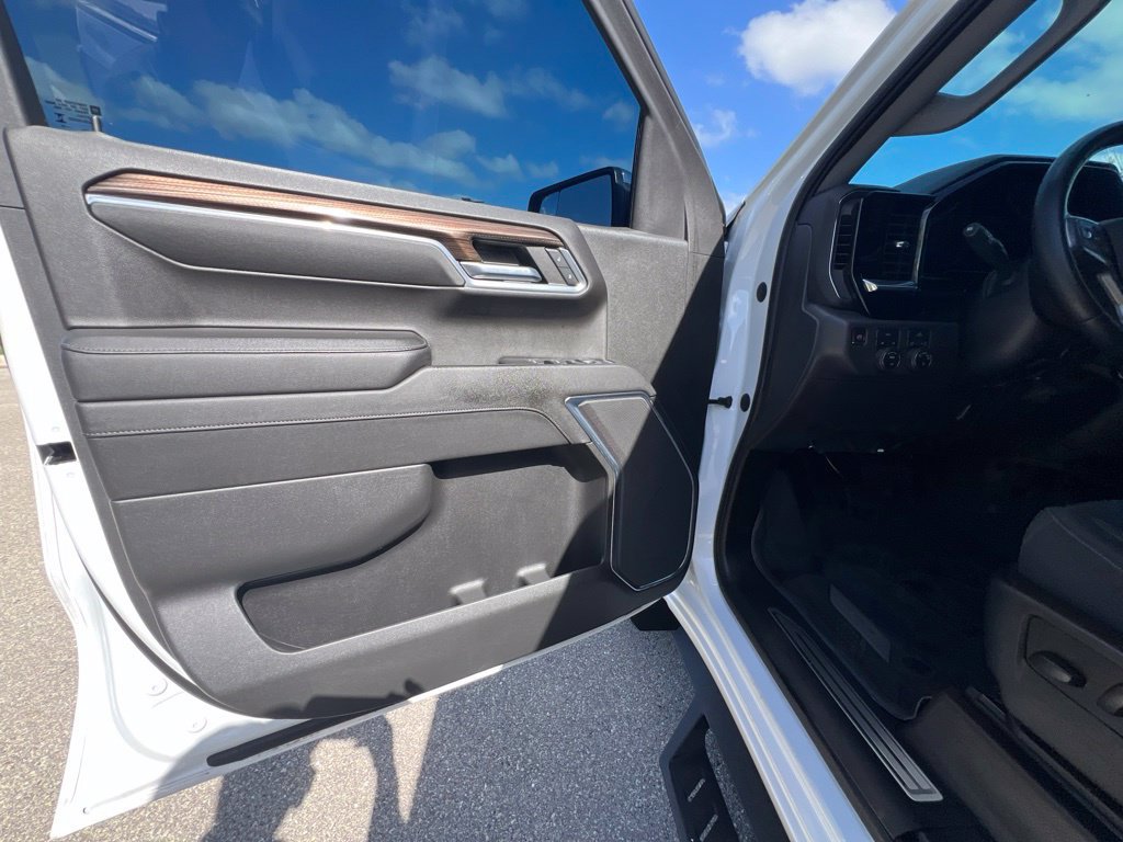 Used 2023 Chevrolet Silverado 1500 LT AWD/4WD image 34