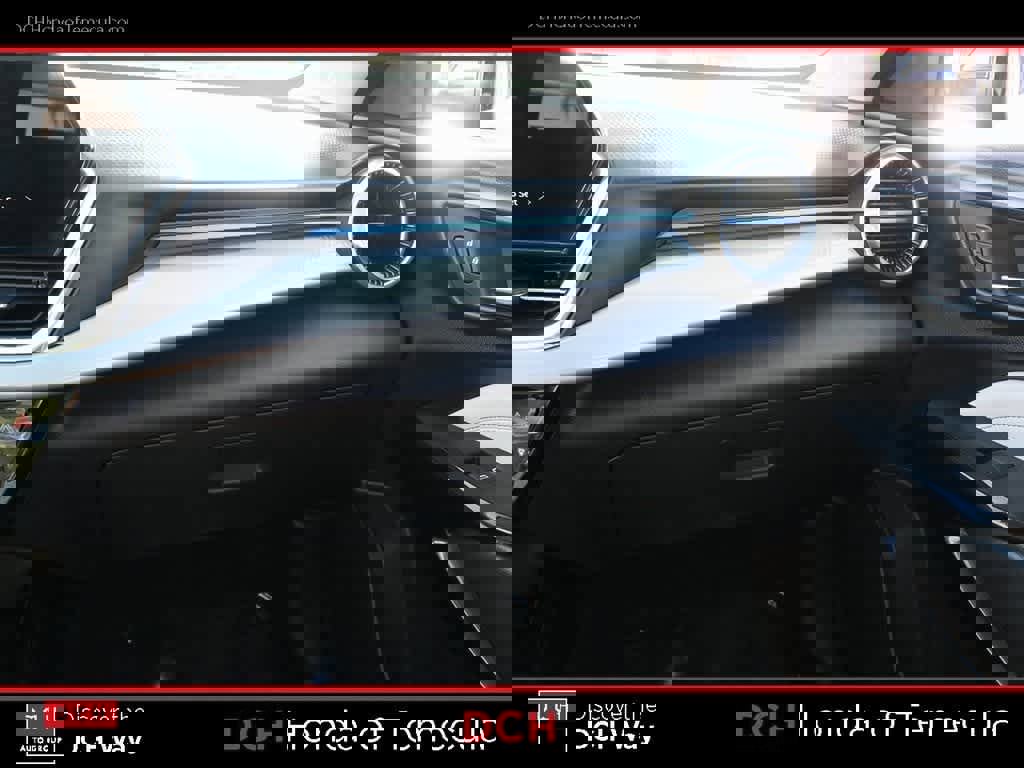 Used 2024 Chevrolet Trax LT w/ Sunroof Package image 14