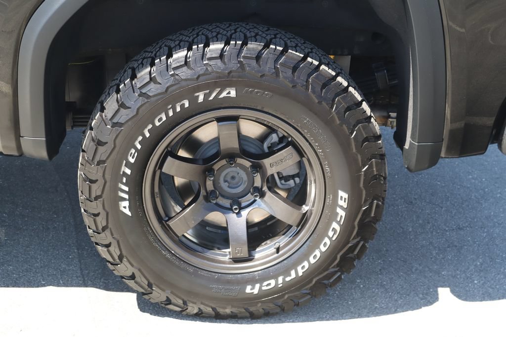 Used 2023 GMC Sierra 1500 AT4X AWD/4WD image 13