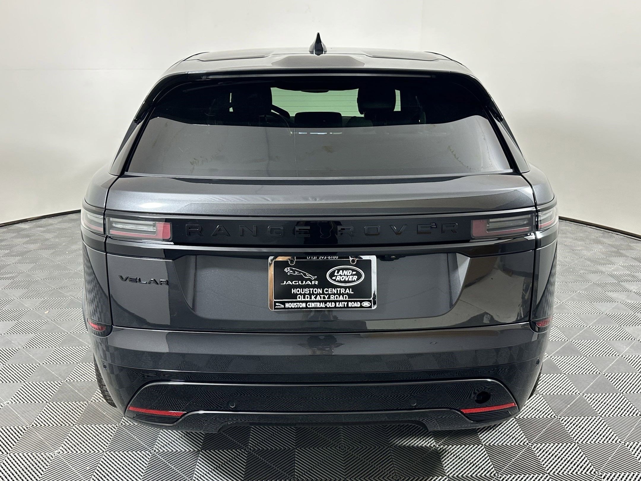 New 2026 Land Rover Range Rover Velar Dynamic SE image 8