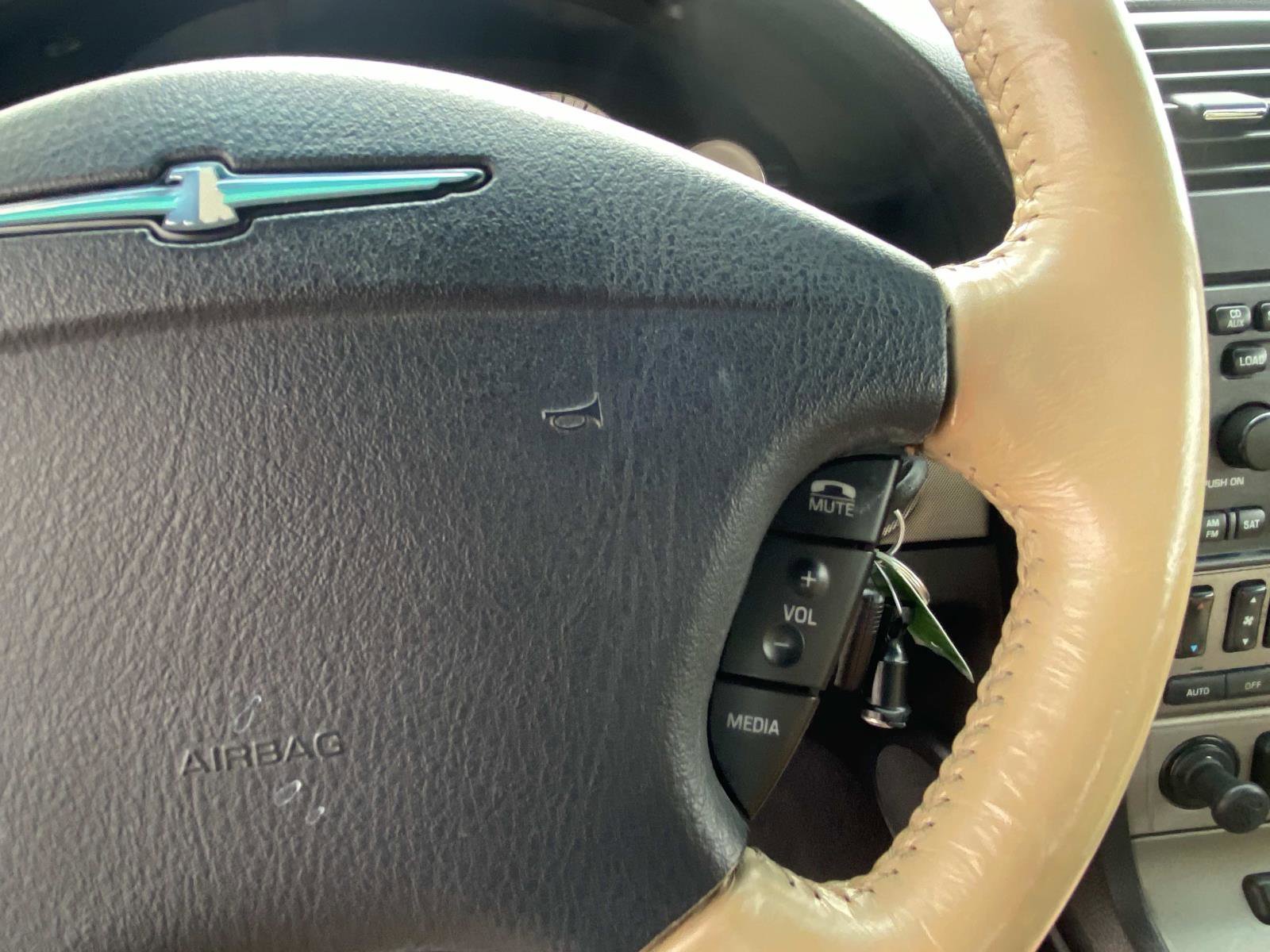 Used 2005 Ford Thunderbird image 16