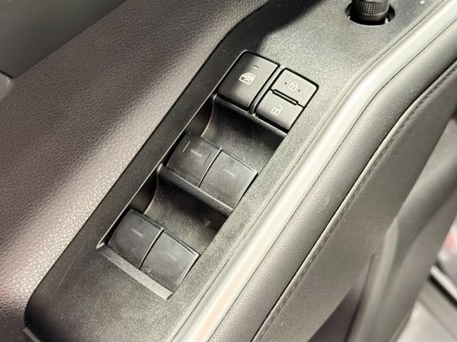 Certified 2025 Toyota Highlander XLE FWD image 18