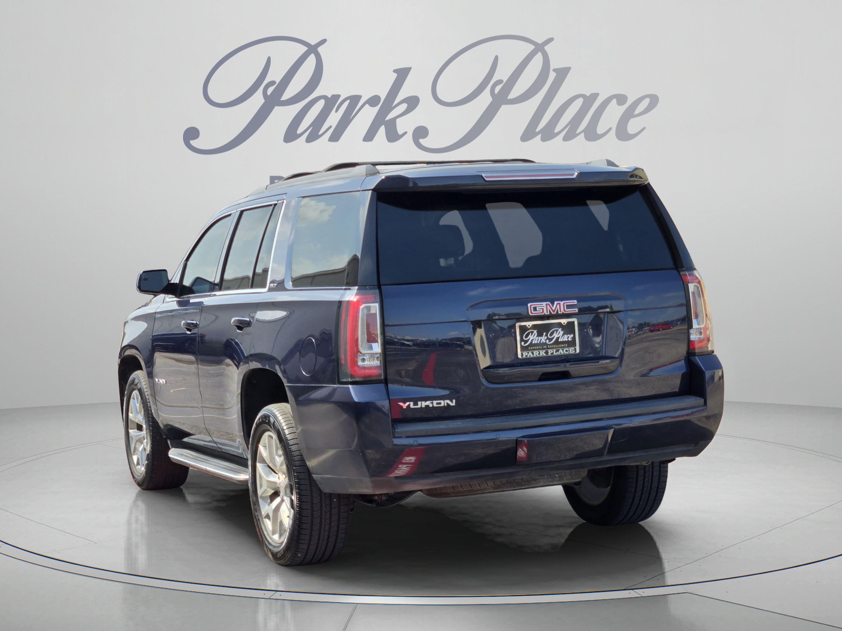 Used 2019 GMC Yukon SLT RWD image 3