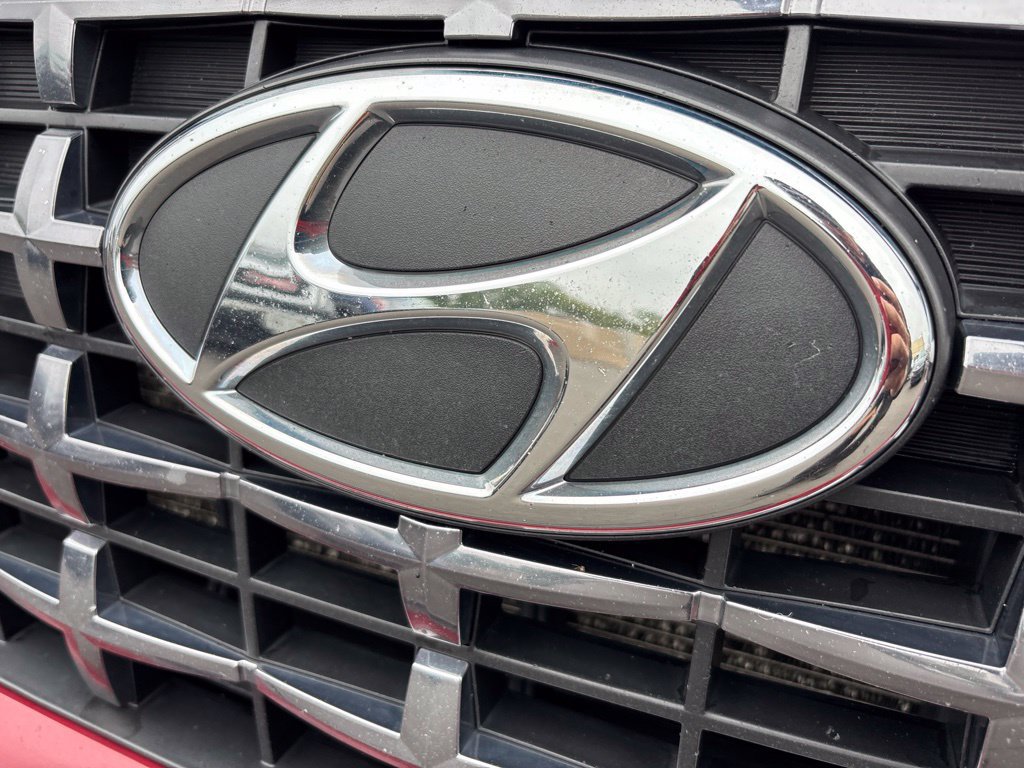 Used 2022 Hyundai Venue Limited FWD image 9