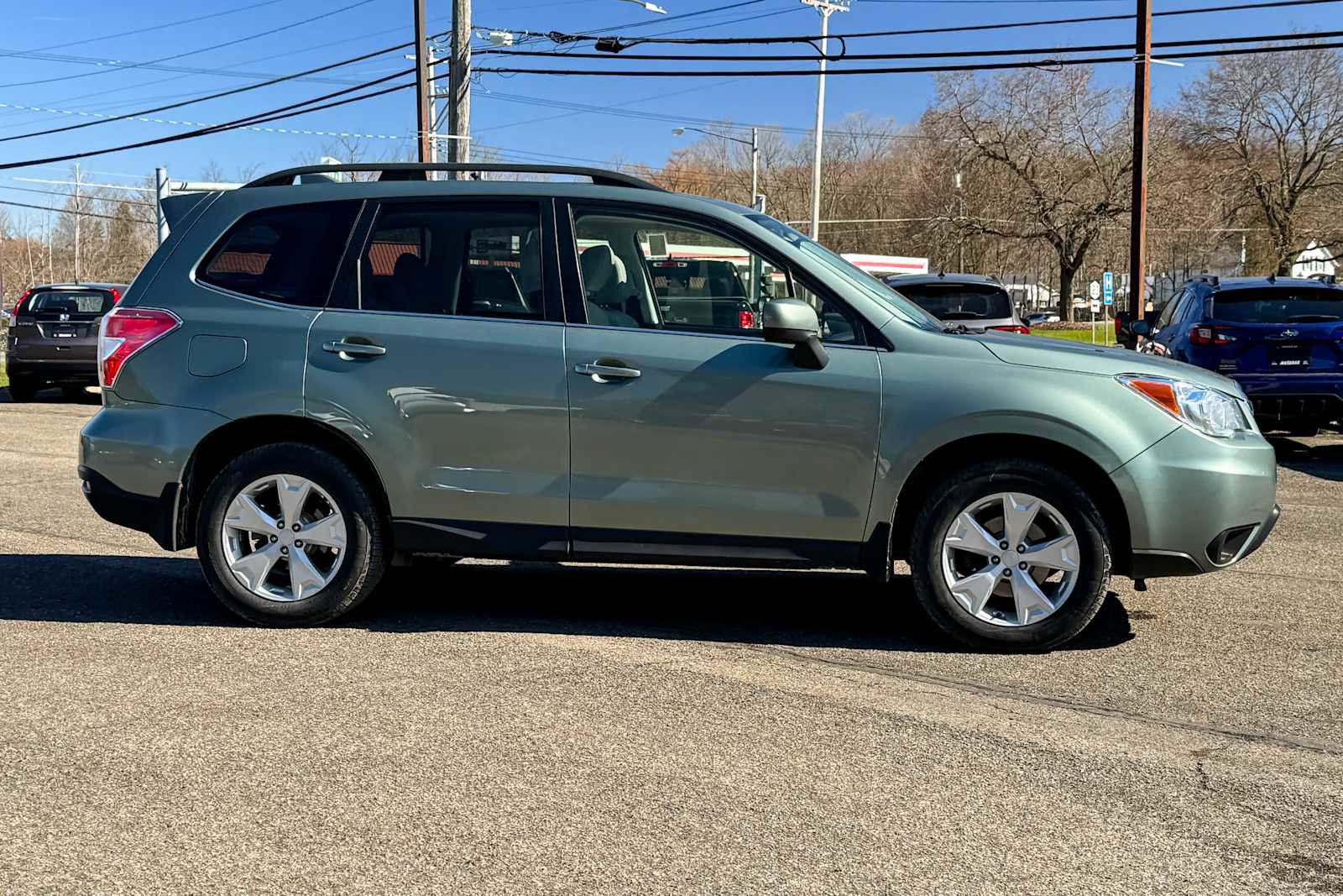 Used 2016 Subaru Forester 2.5i Limited image 2