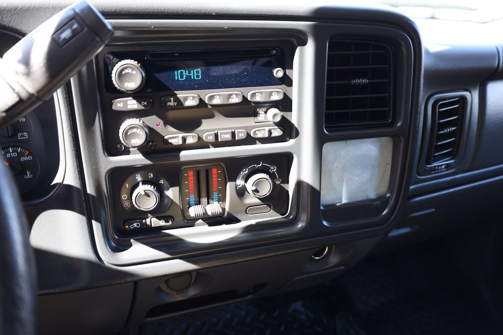 Used 2007 Chevrolet Silverado 2500 W/T w/ Heavy-Duty Power Package AWD/4WD image 15