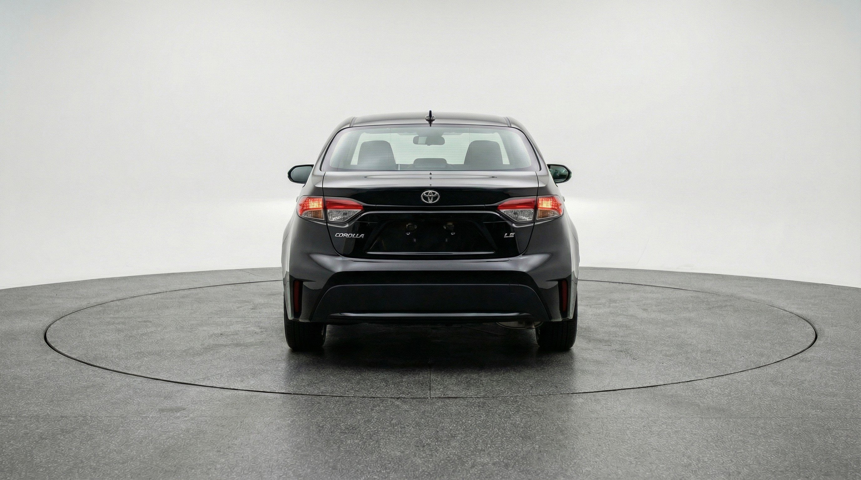 Used 2025 Toyota Corolla LE image 7