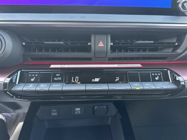 New 2026 Toyota Prius Plug-In Hybrid FWD image 19
